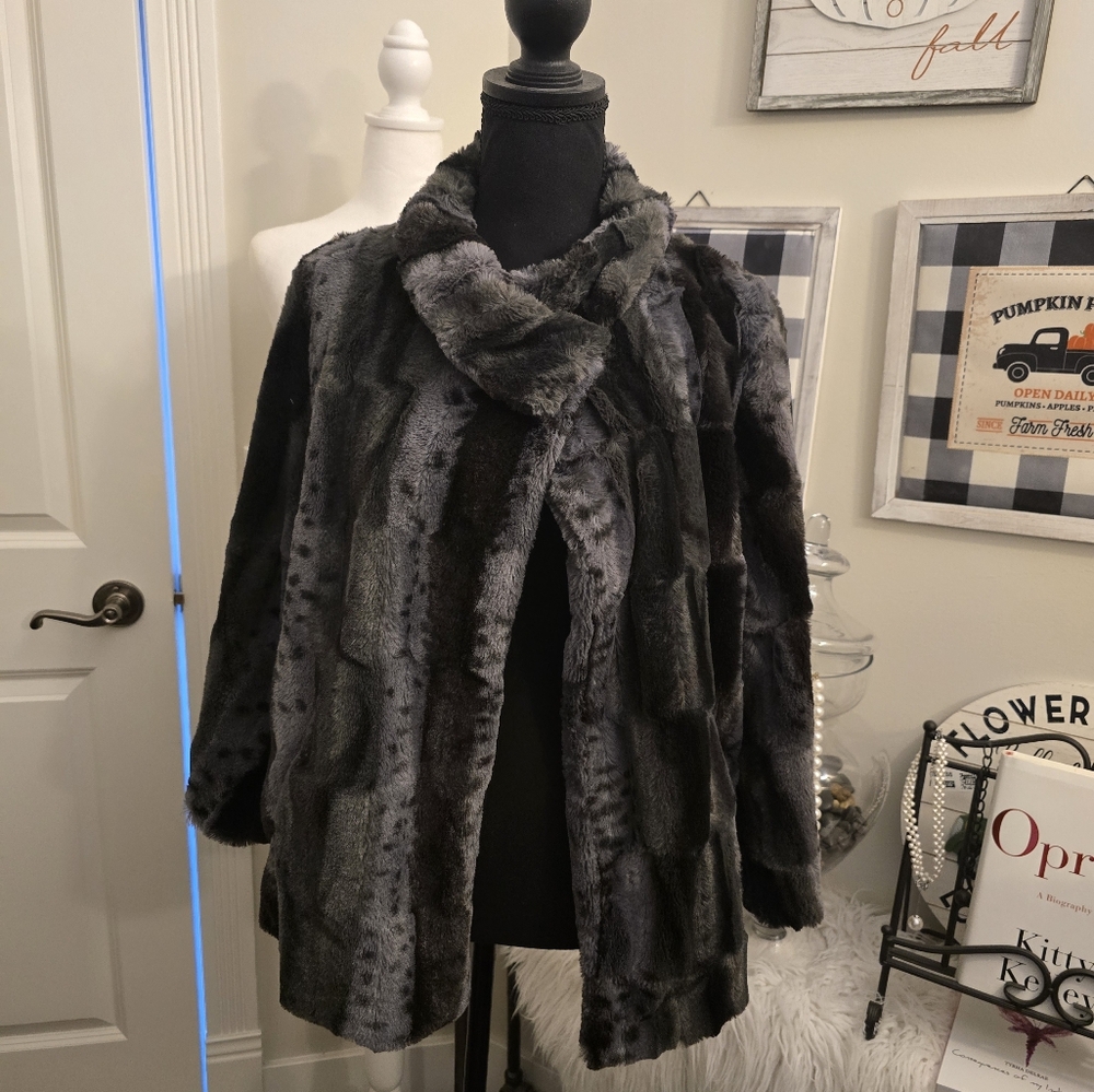 Cynthia Rowley Gray And Black Cape Jacket